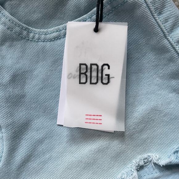 NEW BDG Cheeky High Rise Denim Short Size 24 - Picture 9 of 10